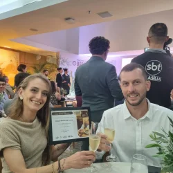 Lucas Hipólito e esposa