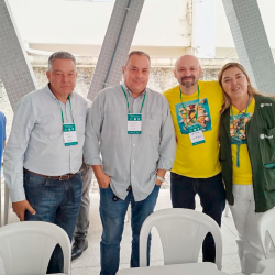 Maurício Salles, Carlison Costa , supervidor da ATeG e Diego Costa, mobilizador  e Aline da Silva Machado Castro, técnica de campo da ATeG Agroindústria